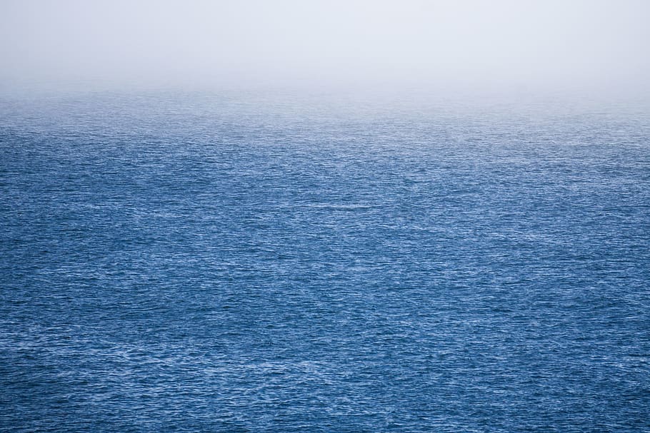 oceà blau, mar, aigua, blau, davant del mar, escenics - natura, tranquil·litat, escena tranquil·la, cap gent, bellesa a la natura, ondulat, fons, paisatge marí, dia, naturalesa, horitzó sobre l’aigua, idíl·lic, marc complet, textura, patró, efecte texturat, 5K