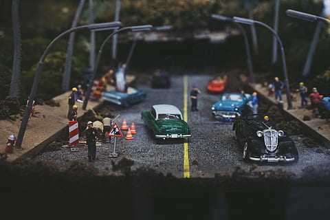 Mini, Spielzeug, Szene, Rahmen, selektiver Fokus, Auto, Transportmittel, Kraftfahrzeug, Transport, Tag, keine Leute, Landfahrzeug, Spielzeugauto, draußen, Stadt, Tilt-Shift, Natur, Straße, Fokus auf den Vordergrund, High Angle View, Nahansicht, 4K, CC0, gemeinfrei, lizenzfrei