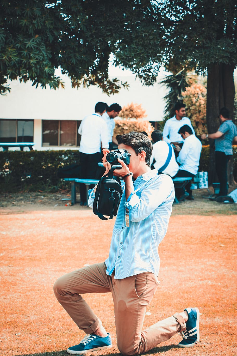 ชาย, โฮลดิ้ง, สีดำ, กล้อง DSLR, กล้อง, ตอนกลางวัน, จอด, คน, กำลังถ่ายภาพ, คนจริง, กิจกรรม, การถ่ายภาพ, ธีมการถ่ายภาพ, กล้อง - อุปกรณ์ถ่ายภาพ, เทคโนโลยี, อุปกรณ์ถ่ายภาพ, กิจกรรมยามว่าง, ต้นไม้, ไลฟ์สไตล์, กล้องดิจิตอล, เสื้อผ้าลำลอง, ความยาวสามในสี่, วัน, ผู้ชาย, ผู้หญิง, ปลูก, กลางแจ้ง, ช่างภาพ, เทคโนโลยีไร้สาย, ทันสมัย, แบบผม, กล้อง slr, 5K