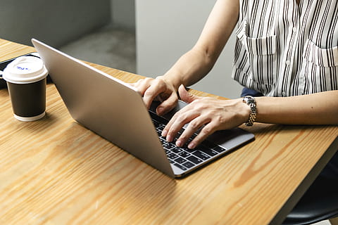 kapatmak, iletişim, bilgisayar, bağ, dijital aygıt, kadın, gadget'lar, eller, Internet, Japonya, Japonca, Koreli, dizüstü, medya, ağ, not defteri, ofis, bir, güzel, oturma, sosyal medya, sosyal ağ, solo, star, kablosuz teknoloji, dizüstü bilgisayar kullanarak, teknoloji, yetişkin, tablo, yazarak, KADIN, insan eli, bilgisayar ağı, bir kişi, Çalışma, el, insan vücudu parçası, 4K, CC0, kamu malı, telif ücretsiz