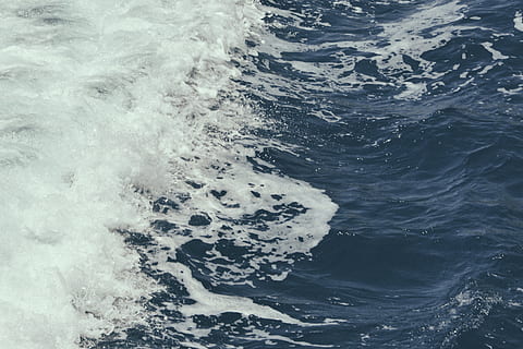 piana, zagadnienia, nawigować, nawigacja, ocean, fotografia, żagiel, morze, statek, Zbiory, zaburzony, Tapeta, woda, fale, ruch, sport, fala, surfing, sport wodny, piękno natury, Natura, moc w naturze, moc, nabrzeże, dzień, wysoki kąt widzenia, skała, solidny, na dworze, rock - obiekt, łamanie, 4K, CC0, domena publiczna, darmowe zdjęcia