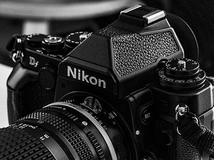 càmera, electrònica, càmera digital, nikon dslr, nikon df, nikon retro, retro, Anys 90, nostàlgic, marcadors, cos de la càmera, contrast, nikkor, blanc i negre, dslr, lent Nikon, nikon, humà, persona, corretja, càmera - equip fotogràfic, temes de fotografia, tecnologia, equip fotogràfic, lent - instrument òptic, primer pla, a l'interior, estil retro, natura morta, càmera slr, cap gent, comunicació, modern, equipament, text, guió occidental, fotografiar, 4K, CC0, domini públic, lliure de regalies
