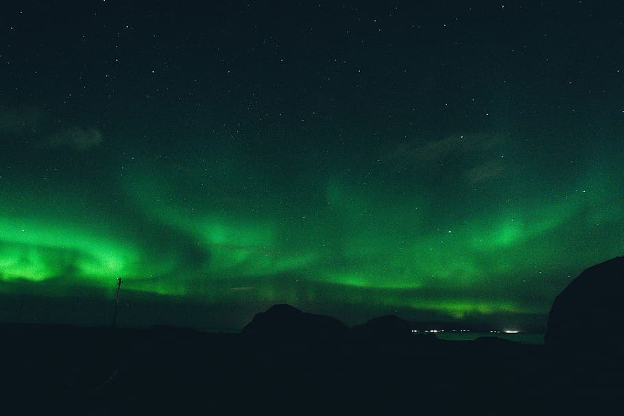 aurora boreal, naturalesa, a l'aire lliure, nit, aurora, cel nocturn, Islandia, astrofotografia, llums del nord, muntanya, vida nocturna, desert, cel, neu, iglú, mesa, volcà, fum, animal, jaguar, escenics - natura, bellesa a la natura, espai, astronomia, color verd, estrella - espai, tranquil·litat, escena tranquil·la, idíl·lic, cap gent, estrella, vista d’angle baix, escena no urbana, medi ambient, camp estel·lar, paisatge, aurora polaris, espai i astronomia, 5K