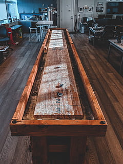 rechteckig, braun, hölzern, Spieltisch, Holz, Hartholz, Sperrholz, Bodenbelag, Fußboden, Teppich, Möbel, Veranda, Tischplatte, Deck, Maschine, Geländer, gebeiztes Holz, Pub, gesprochen, Bartheke, Tabelle, Promenade, Holz - Material, keine Leute, Sitz, die Architektur, drinnen, leeren, gebaute Struktur, Tag, Gebäude, Abwesenheit, High Angle View, Geschäft, Musikinstrument, Bank, 4K, CC0, gemeinfrei, lizenzfrei