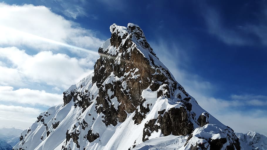 vertice, montagna, la neve, bersaglio, paesaggio, alpino, natura, alpinismo, montagne, grande, alto, cielo, inverno, avventura, scalata, ripido, temperatura fredda, scenics - natura, bellezza nella natura, montagna innevata, catena montuosa, solido, nuvola - cielo, roccia, roccia - oggetto, giorno, picco di montagna, ambiente, scena tranquilla, maestoso, nessuno, all'aperto, luminosa, 4K