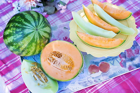 stół, melon, świeży, owoc, jedzenie, Natura, Słodkie, dojrzały, jedzenie i picie, zdrowe odżywianie, świeżość, dobre samopoczucie, żadnych ludzi, Gotowy do jedzenia, wewnątrz, wysoki kąt widzenia, miska, słodkie jedzenie, zbliżenie, owoc tropikalny, wybór, martwa natura, kawałek, dzień, przekąska, 1080P, CC0, domena publiczna, darmowe zdjęcia