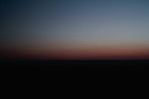 horizon, licht, wolk, hemel, zonsopkomst, zonsondergang, zonlicht, ochtend-, dageraad, atmosfeer, schemer, schemering, nevel, duisternis, nagloed, atmosferisch fenomeen, aardatmosfeer, scenics - natuur, kalmte, schoonheid in de natuur, rustige scène, natuur, geen mensen, kopie ruimte, zee, silhouet, water, horizon over water, donker, idyllisch, land-, milieu, buitenshuis, 4K, CC0, publiek domein, royaltyvrij