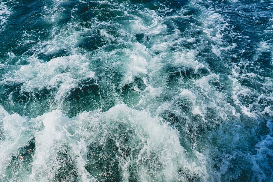 vand, bølger, vågne, ocean, sø, hav, blå, krikand, bevægelse, skønhed i naturen, ingen mennesker, sport, natur, vandsport, baggrunde, høj vinkel visning, dag, bølge, fuld ramme, scenics - natur, udendørs, sløret bevægelse, fjern, havnefronten, magt i naturen, flydende vand, 5K