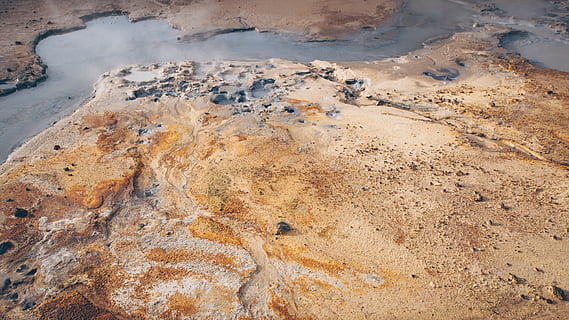 sabbia marrone, terra, all'aperto, natura, suolo, fango, Islanda, astratto, primavera calda, superficie lunare, bacino, montagna, inquinamento, scenario, vulcano, sabbia, archeologia, pozzanghera, paesaggio, panoramico, fuori strada, nessuno, acqua, giorno, vista dall'alto, spiaggia, bellezza nella natura, la tranquillità, ambiente, geografia fisica, mare, geologia, sporco, potere in natura, 5K, CC0, dominio pubblico, privo di copyright
