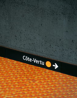 cote-vertu logo, montreal, stm, metro, maskine, tekst, måtte, lufthavn, Lufthavns Terminal, terminal, gulve, mode, kostume, cosplay, premiere, dør, skab, Minecraft, quake, vægt, løbebane, murbygningsfunktion, meddelelse, indendørs, ingen mennesker, vestlige script, skilt, nummer, belyst, arkitektur, tæt på, Information, orange farve, mønster, vejledning, informationsskilt, belysningsudstyr, rød, bygget struktur, loft, 4K, CC0, offentligt domæne, royaltyfrie