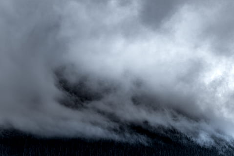 fogy himmelen, sky - himmel, himmel, storm, naturskjønnhet - natur, ingen folk, skjønnhet i naturen, natur, miljø, overskyet, skilt, stormsky, ikke-urbane scene, tordenvær, grå, clouds, dramatisk himmel, illevarslende, utendørs, ro, kraft i naturen, meteorologi, 5K, CC0, offentlig domene, opphavsrett gratis