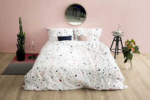 kosong, tempat tidur, dalam, kamar, siang hari, selimut, krakow, Polandia, mebel, kamar tidur, bantal, pink milenium, warna, pedalaman, Desain, bunga-bunga, teraso, berwarna merah muda, tekstur, bintik, kursi bar, dalam ruangan, kamar domestik, interior rumah, menanam, peralatan penerangan, lampu listrik, nyaman, rumah, pola, bunga, rumah menampilkan interior, tidak ada orang, lembar, tanaman berbunga, alam, lantai, meja samping, pola bunga, kemewahan, 5K, CC0, domain publik, bebas royalti