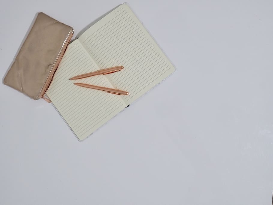 planificació, mínim, simple, flatlay, or rosa, rosa, blanc, estoig, fer, pla, revista, llibre, bolígraf, negocis, treballar, escriptori, imatge de fons, fons blanc, blocs, oficina, tir de l'estudi, a l'interior, natura morta, paper, cap gent, còpia espai, art i artesania, creativitat, tallar, artesania, primer pla, Color blanc, forma, fons gris, directament a sobre, gris, llapis, vista d’angle alt, dibuix - producte artístic, 4K