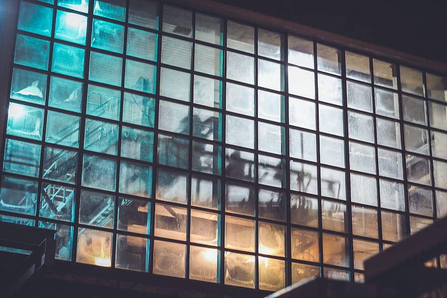 blauer Fensterrahmen, Fenster, Gebäude, die Architektur, Gitter, Bildfenster, Bürogebäude, Backstein, Gehäuse, Dachfenster, draußen, Schnee, Natur, Kuppel, Tür, Eis, Fackel, Licht, Wohnung, Geländer, Glas - Material, gebaute Struktur, transparent, Flachwinkelansicht, keine Leute, drinnen, Reflexion, Tag, Muster, gestalten, Geometrische Figur, modern, Stadt, wolke - himmel, Glas, Bürogebäude außen, 5K