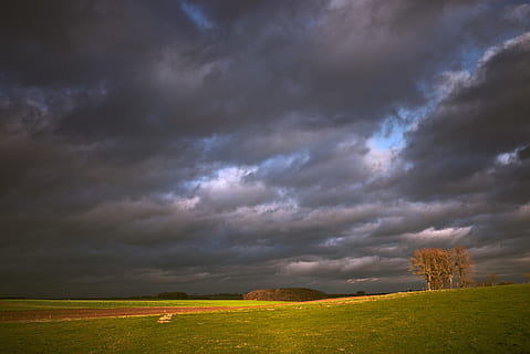 Bèlgica, sart-risbart, núvols, camp, vista, ombra, soleil, núvol - cel, cel, bellesa a la natura, medi ambient, tempesta, paisatge, escenics - natura, escena tranquil·la, terra, planta, naturalesa, núvol, herba, tranquil·litat, cap gent, núvol de tempesta, escena no urbana, idíl·lic, a l'aire lliure, ominós, 2K, CC0, domini públic, lliure de regalies