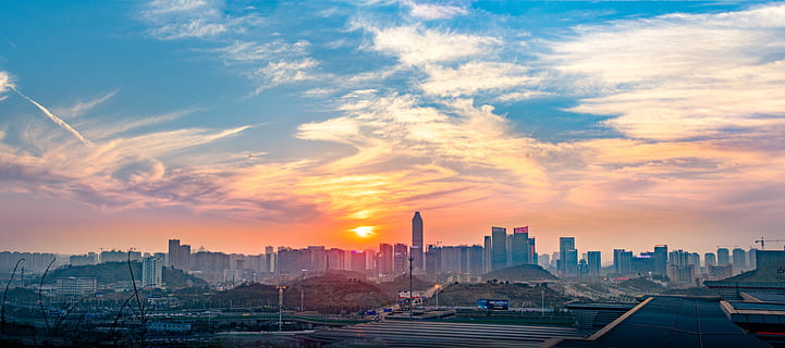 debesis, liepsnos debesis, cirrus, saulėlydis, panorama, miestas, pastatas, dangoraižis, guiyang, pastato išorė, architektūra, dangus, miesto vaizdą, pastatyta struktūra, kraštovaizdį, miesto panorama, biurų pastato išorė, debesis - dangus, kelionės tikslai, pobūdį, nėra žmonių, verslą, gyvenamasis rajonas, dramatiškas dangus, miesto gyvenimas, modernus, 8K, CC0, Viešasis domenas, nemokamai