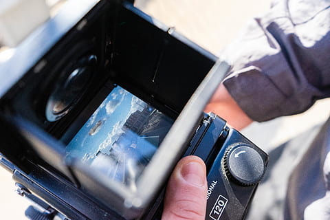 kamera, elektronik, digitalt kamera, person, Forenede Stater, boston, fotograf, human, hånd, mobiltelefon, telefon, 120mm, professionel, han-, kameramand, medium format, pro, billede, fange, menneskelig hånd, menneskelig kropsdel, teknologi, meddelelse, en person, bedrift, sundhedspleje og medicin, tæt på, forbindelse, kropsdel, voksen, lov, beskæftigelse, trådløs teknologi, udendørs, undersøge, computer, sikkerhed, regering, medicinsk røntgenstråle, finger, 5K, CC0, offentligt domæne, royaltyfrie