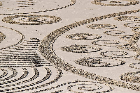 solo cinza, Austrália, Byron Bay, arte, doodle, desenhando, Arte de areia, areia da praia, escultura de areia, escultura, paisley, enfeite, areia, desenho de arte, yin e yang, desenho de símbolo, linhas, símbolo, de praia, Labirinto, padronizar, origens, desenhar, ninguém, quadro completo, arte e Artesanato, fechar-se, cor branca, criatividade, texturizado, forma, dentro de casa, visão de alto ângulo, papel, construir, círculo, neve, cinzento, pavimento, estampa floral, 5K, CC0, domínio público, royalty free