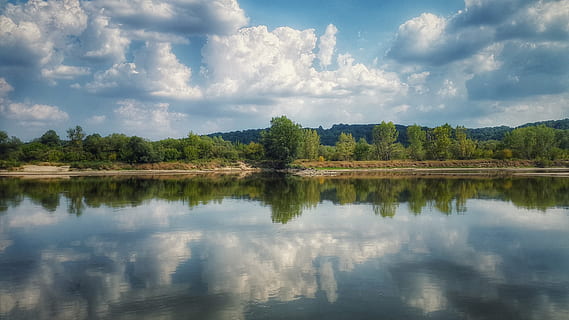 elv, elvebredd, refleksjon, himmel, sky - himmel, vann, tre, innsjø, ro, naturskjønnhet - natur, anlegg, rolig scene, natur, skjønnhet i naturen, dag, ingen folk, vannkanten, utendørs, ikke-urbane scene, vekst, landskap, 4K, CC0, offentlig domene, opphavsrett gratis