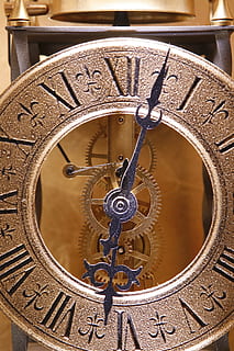antik, aftale, ur, nedtælling, deadline, urskive, elegant, guld, timer, midnat, minutter, tal, gammel, passerer, pointers, tryk, roman, sekund, skinnende, tid, tolv, årgang, holde øje, tidsinstrument, nummer, tæt på, ingen mennesker, uret ansigt, form, minut hånd, geometrisk form, metal, cirkel, indendørs, nøjagtighed, maskineri, guldfarvet, lommeur, sølvfarvet, 4K, CC0, offentligt domæne, royaltyfrie