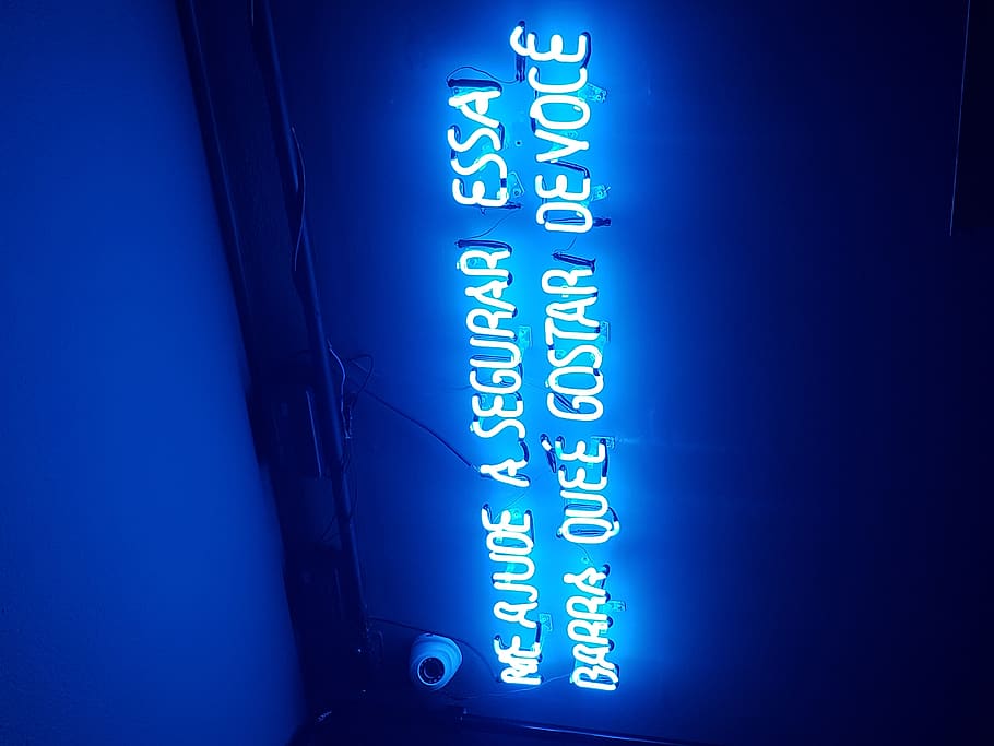 blanc, càmera de seguretat, superposició de text, tokyo 東 京, Brasil, text, neó blau, llum de neó, llum blava, explorar, il·luminat, il·luminació, paraules, neó, llum, lírica de la música, lletres, llums de neó, llums, lletres de música, pagode, blau, comunicació, nombre, cap gent, a l'interior, primer pla, guió occidental, tecnologia, sol objecte, tir de l'estudi, senzillesa, negocis, lletra majúscula, còpia espai, menjar i beguda, informació, fons blau, comunicacions globals, 4K