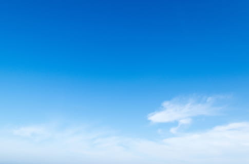 awan putih, alam, langit, di luar rumah, langit biru, horison, awan, musim panas, pemandangan, panorama, matahari, matahari terbit, biru, gradien, elia clerici, samudra, laut, air, petualangan, awan - langit, latar belakang, cloudscape, keindahan di alam, scenics - alam, warna putih, tidak ada orang, ketenangan, suasana, angin, hari, menyalin ruang, lingkungan Hidup, idilis, meteorologi, terang, bersih, kelembutan, 5K, CC0, domain publik, bebas royalti