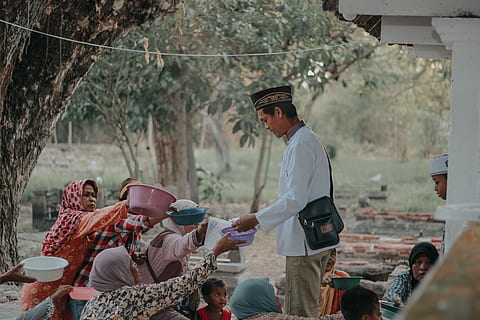 Java, Indonésie, ethnique, groupe de personnes, Hommes, Vrais gens, arbre, adulte, journée, personnes, mâles, chapeau, la nature, Activité de loisir, femmes, permanent, plante, se concentrer sur le premier plan, Vêtements décontractés, modes de vie, camping, terre, Vêtements, en plein air, 4K, CC0, domaine public, libre de droits