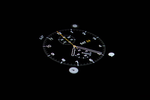 analoginis spidometras, analoginis laikrodis, laikrodis, laikrodzio bokstas, pastatas, bokštas, architektūra, chronometras, širdis, balta, ratą, stebėjimas, judėti, pratimas, Iš arti, tapetai, fonas, analogas, data, oras, laikas, juodas fonas, studija, patalpose, nėra žmonių, žiūrėti, minutės ranka, kopijavimo vietos, tikslumas, Iškirpti, numeris, laiko priemonė, naktis, antra vertus, juoda spalva, laikrodžio ranka, geometrinės formos, laikrodžio veidas, prabanga, sidabro spalvos, 5K, CC0, Viešasis domenas, nemokamai