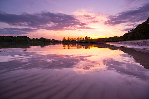 Ruhe, Ozean, Sonnenuntergang, Strand, hell, Wolken, Dämmerung, Abend, Landschaft, Licht, Natur, Reflexion, szenisch, Meer, Himmel, Sommer-, Sonne, Sonnenlicht, Sonnenaufgang, Bäume, Wasser, wolke - himmel, Schönheit in der Natur, Szenen - Natur, ruhige Szene, See, Baum, idyllisch, keine Leute, Pflanze, Nicht-städtische Szene, Ufergegend, orange Farbe, Dramatischer Himmel, draußen, Oberflächenniveau, romantischer Himmel, 5K, CC0, gemeinfrei, lizenzfrei
