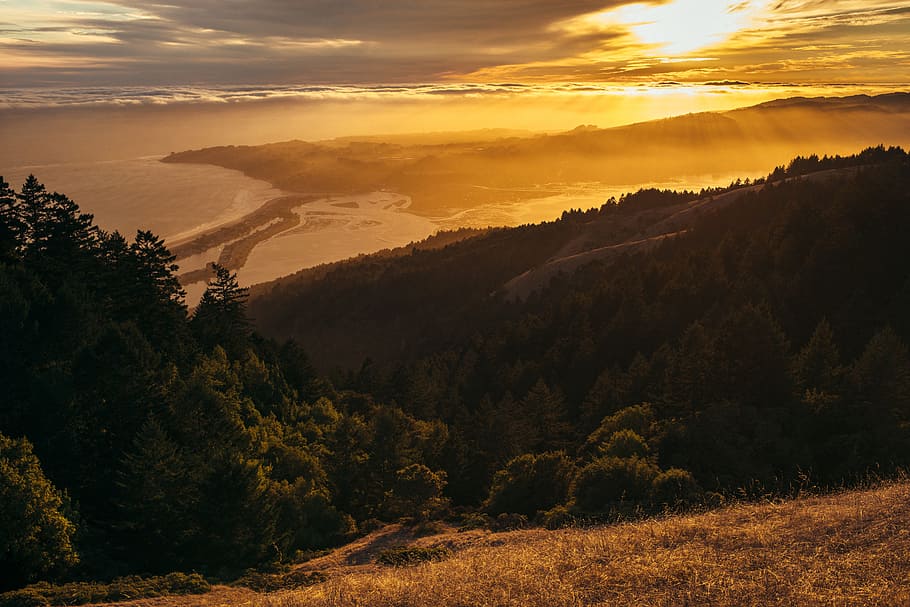montagna, montanaro, nube, cielo, vertice, cresta, paesaggio, natura, valle, tramonto, alberi, scenics - natura, bellezza nella natura, ambiente, albero, pianta, nuvola - cielo, scena tranquilla, la tranquillità, sole, terra, idilliaco, luce del sole, nessuno, colore arancione, all'aperto, Pino, albero di conifere, bosco, picco di montagna, 5K