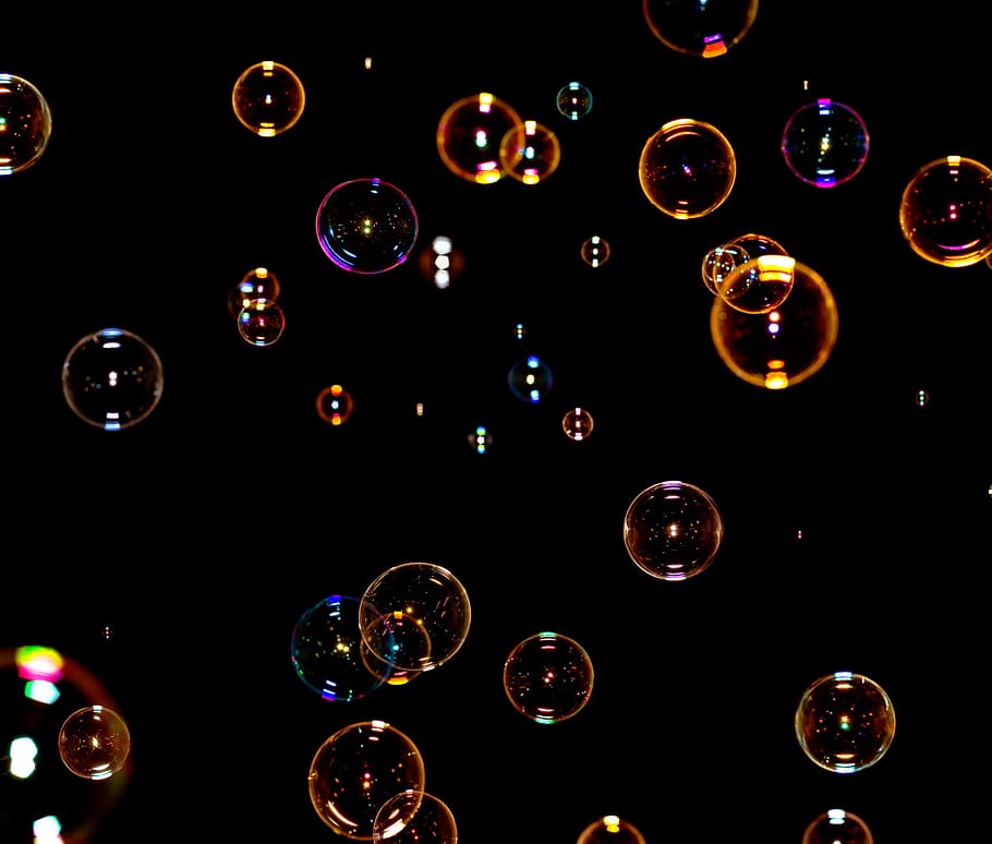 sabó, fons, negre, escuma, líquid, esfera, resum, primer pla, volar, molts, diversió, pilota, màgia, llum, refracció, rodó, tirar, reflexió, flotar, color, colorit, joguina, infància, festa, arc de Sant Martí, detall, bombolla, aïllat, humit, fons de pantalla, brillant, cercle, netejar, forma, bufat, fantasia, rentar, translúcid, blau, aquarel·la, transparent, pintura, reflex, bonic, aigua, perfecte, globus, soapbubble, aire, a l'aire, vulnerabilitat, cap gent, sabó sud, fragilitat, forma geomètrica, multicolor, tir de l'estudi, fons negre, gran grup d'objectes, vareta de bombolles, volant, patró, a l'interior, vidre, 1080P