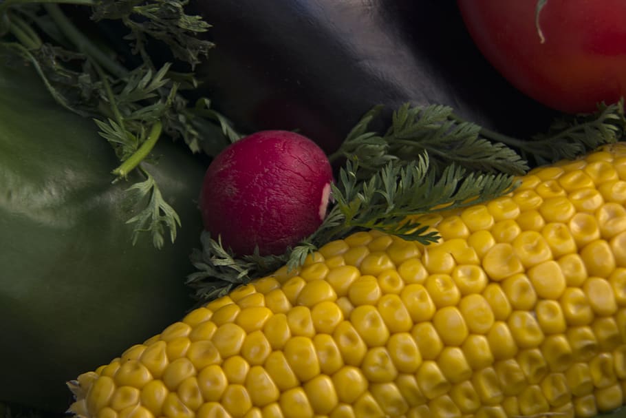 blat de moro, pebre, rave, verdures, menjar, natural, fresc, saludable, orgànic, menjar i beguda, alimentació saludable, vegetals, benestar, frescor, fruita, natura morta, groc, cap gent, a l'interior, primer pla, aliments crus, blat de moro a la panotxa, elecció, multicolor, blat de moro dolç, variació, menjar vegetarià, 4K