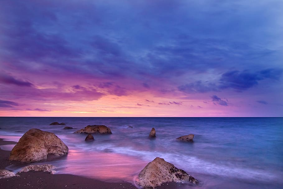 ea, oceà, aigua, onades, naturalesa, roques, horitzó, blau, cel, núvols, posta de sol, Costa, Riba, platja, mar, horitzó sobre l’aigua, rock, escenics - natura, rock - object, núvol - cel, sòlid, terra, bellesa a la natura, tranquil·litat, escena tranquil·la, exposició llarga, paisatge marí, cap gent, a l'aire lliure, 4K