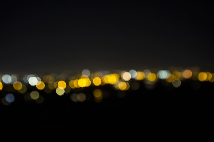 bokeh llums, il·luminació, llum, flamarada, a l'aire lliure, naturalesa, Anglaterra, nit, begudes, beure, transport, asfalt, vehicle, mà, llum solar, aigua, davant del mar, moll, port, il·luminat, defocated, resum, brillant, llum - fenomen natural, equips d’il·luminació, forma geomètrica, cercle, còpia espai, cap gent, forma, patró, fons, fons negre, fosc, decoració, moviment, llum elèctrica, flare de la lent, efecte texturat, projecció, fons abstractes, 5K