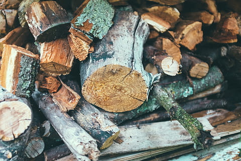 mucchio, legna da ardere, astratto, sfondo, Marrone, tritato, avvicinamento, taglio, asciutto, ambiente, fuoco, foresta, silvicoltura, ceppo, registrazione, legname, Materiale, naturale, natura, vecchio, modello, pino, marcio, pila, struttura, strutturato, albero, tronco, parete, legna, di legno, catasta di legna, legno - materiale, industria del legname, la deforestazione, grande gruppo di oggetti, combustibile e produzione di energia, abbondanza, nessuno, fotogramma intero, combustibile fossile, giorno, all'aperto, 4K, CC0, dominio pubblico, privo di copyright