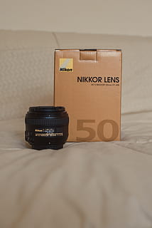 Box, Kameraobjektiv, Elektronik, Kamera, Linse, 1.4, verwischen, 50mm, Fotografie, Nikon, Karton, Objektivkappe, Maschine, Rad, gesprochen, Leichtmetallfelge, Haut, Paketzustellung, Tier, drinnen, Stillleben, Text, Pappschachtel, Kommunikation, Container, westliche Schrift, keine Leute, Tabelle, Nahansicht, Reise, Kasten - Behälter, Technologie, Gepäck, selektiver Fokus, Großbuchstabe, Etikette, einzelnes Objekt, 2K, CC0, gemeinfrei, lizenzfrei