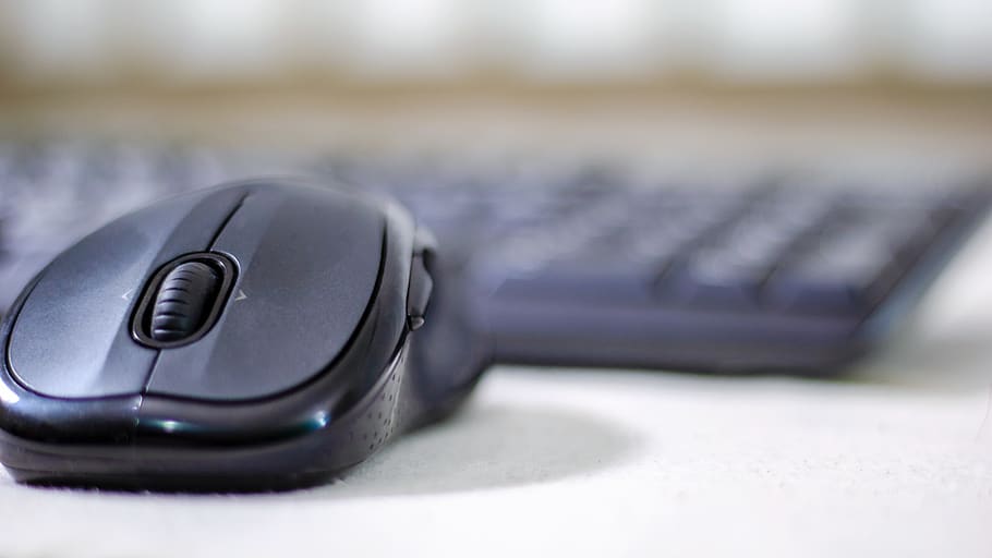 Maus, Tastatur, pc, Computer, Büro, Schreibtisch, Arbeitsplatz, Arbeit, Technologie, Desktop, Geschäft, Mac, Notizbuch, Bloggen, kreativ, Internet, Digitalisierung, Tabelle, Netzwerk, Arbeiten, kabellos, Verbindung, Gerät, Laptop, Nahansicht, Kommunikation, kabellose Technologie, selektiver Fokus, keine Leute, schwarze Farbe, Fokus auf den Vordergrund, Computerausrüstung, drinnen, zwei Objekte, Portabilität, Ausrüstung, Tag, Druckknopf, 2K
