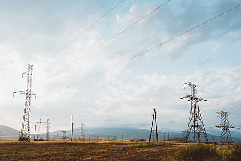 Armenisch, Strommast, Landschaft, elektrische Post, Kabel, Technologie, Elektrizität, Himmel, Kraftstoff- und Stromerzeugung, wolke - himmel, Stromleitung, Verbindung, Netzteil, keine Leute, Land, Flachwinkelansicht, Natur, Tag, Feld, Szenen - Natur, Umgebung, Schönheit in der Natur, draußen, elektrische Ausrüstung, 5K, CC0, gemeinfrei, lizenzfrei