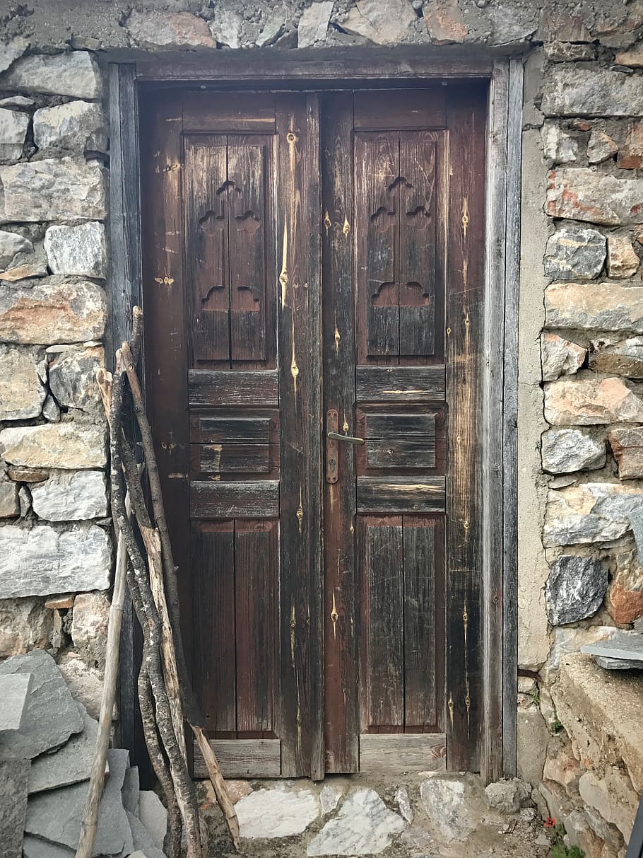 Grécia, monte athos, porta, Entrada, madeira - material, arquitetura, fechadas, estrutura construída, exterior do edifício, velho, ninguém, dia, construção, segurança, casa, intemperizado, protecção, parede, porta da frente, madeira, ao ar livre, parede de pedra, deterioração, 4K