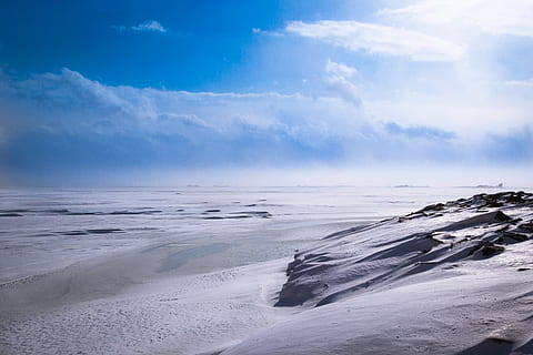 weißer Sand, Natur, draußen, Landschaft, Schnee, Wasser, Ozean, Meer, Küstenlinie, Winter, Gebäude, Turm, die Architektur, Berg, Eis, Land, Ufergegend, Küste, Strand, Kingston, Himmel, wolke - himmel, Szenen - Natur, Umgebung, Schönheit in der Natur, ruhige Szene, Ruhe, kalte Temperatur, Blau, Nicht-städtische Szene, Tag, Horizont, gefroren, weiße Farbe, keine Leute, 4K, CC0, gemeinfrei, lizenzfrei