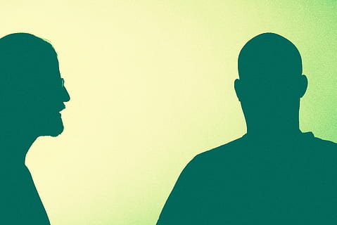 Sommer-, gestalten, Schatten, Profil, Porträt, Person, Liebe, Inspiration, Illustration, Grafik, eben, Design, Hintergrund, Kunst, abstrakt, Grün, Silhouette, drinnen, Kopfschuss, Männer, Studioaufnahme, Menschen, grüne Farbe, zwei Menschen, farbiger Hintergrund, Erwachsene, Kommunikation, kopieren sie platz, Taille hoch, Geschäft, Zusammengehörigkeit, reden, Teenager, Chaos, 2K, CC0, gemeinfrei, lizenzfrei