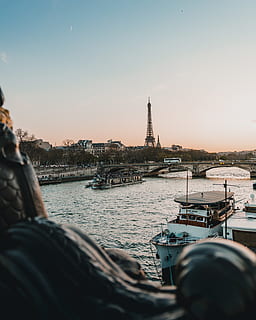 torre eiffel, Parigi, cielo, acqua, architettura, nave nautica, esterno dell'edificio, struttura costruita, mezzi di trasporto, città, modo di trasporto, natura, tramonto, concentrarsi sullo sfondo, fiume, destinazioni di viaggio, costruzione, viaggio, turismo, Torre, nessuno, all'aperto, paesaggio urbano, aereo passeggeri, 4K, CC0, dominio pubblico, privo di copyright
