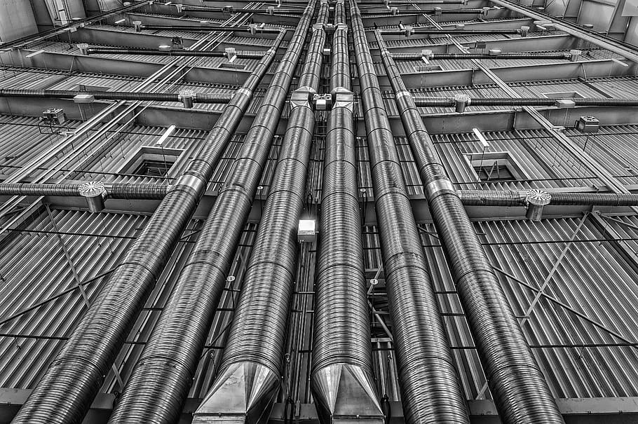 canonades, línies, ventilació, calefacció, metall, energia, indústria, calor, aire condicionat, negre blanc, tub de tub, vista d’angle baix, cap gent, estructura construïda, fons, arquitectura, patró, dia, marc complet, exterior de l'edifici, canonada, a l'aire lliure, connexió, generació de combustible i energia, industria de la construcció, gran grup d'objectes, complexitat, aliatge, acer, equipament industrial, 5K