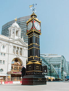 architecture, la tour, bâtiment, tour de l'horloge, la personne, Humain, Voyage, Londres, Angleterre, L'Europe , centre ville, ville, Urbain, clocher, flèche, métropole, l'horloge, parlement, Mecque, structure construite, extérieur du bâtiment, ciel, personnes accessoires, ciel clair, Destinations de voyage, faible angle de vue, journée, la nature, tourisme, Vrais gens, temps, en plein air, 4K, CC0, domaine public, libre de droits