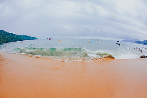 Ocean Seashore Wellen, draußen, Natur, Land, Ozean, Wasser, Meer, Küstenlinie, Küste, Landschaft, Strand, Sand, Person, Mensch, Himmel, Wetter, Luftaufnahme, Freizeitaktivitäten, Abenteuer, Insel, wolke - himmel, Szenen - Natur, Schönheit in der Natur, Ruhe, ruhige Szene, Nicht-städtische Szene, Tag, Reise, idyllisch, zufällige Menschen, Bewegung, Reiseziele, 2K, CC0, gemeinfrei, lizenzfrei