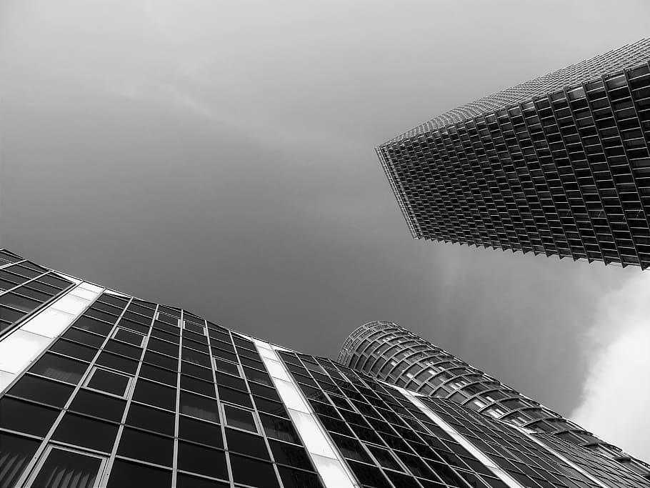 edifici de gran alçada, diseny arquitectònic, arquitectura, edifici, contemporani, exterior, façana, geomètric, articles de vidre, tir en angle baix, modern, arquitectura moderna, perspectiva, horitzó, gratacels, més alt, urbà, estructura construïda, vista d’angle baix, exterior de l'edifici, cel, exterior d’edifici d’oficines, alta - alta, energia solar, naturalesa, panell solar, torre, medi ambient, dia, conservació del medi ambient, generació de combustible i energia, energia alternativa, oficina, cap gent, directament a sota, recursos sostenibles, 5K