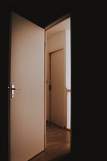 Åbn dør, dør, lys, åben, skygge, indgang, døråbning, entre, håndtere, sollys, mørk, lyser af, åben dør, Afslut, tom, tapet, kreativ, minimalisme, indendørs, arkitektur, moderne, hjemlige værelse, ingen mennesker, hvid, hjem interiør, lejlighed, indtastning, elegance, murbygningsfunktion, forretning, 5K, CC0, offentligt domæne, royaltyfrie