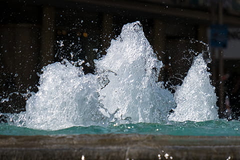 fuente, burbuja, inyectar, refresco, chapoteo, murmullo, presión, presión del agua, fuerza, salvaje, sobrecarga, goteo, agua, movimiento, salpicaduras, naturaleza, nadie, día, al aire libre, de cerca, belleza en la naturaleza, mar, larga exposición, poder en la naturaleza, poder, movimiento borroso, el color blanco, centrarse en primer plano, ambiente, deporte, deporte acuático, pureza, color turquesa, 4K, CC0, dominio público, libre de derechos