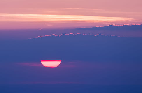 sort, skyer, gylden, time, sol, Sky, solnedgang, solopgang, cloudscape, udendørs, lyserød, natur, kigger op, blå, baggrund, rolige, sollys, Sunray, tusmørke, 300mm, aften humør, aften, overskyet himmel, himmel, flyvende, baggrunde, luft, rød, scenics, landskab, luftfartøj, sommer, solopgang - daggry, morgen, skønhed i naturen, rejse, skumring, daggry, sky - himmel, bjerg, lys - naturligt fænomen, fly, multi farvet, tåge, 4K, CC0, offentligt domæne, royaltyfrie