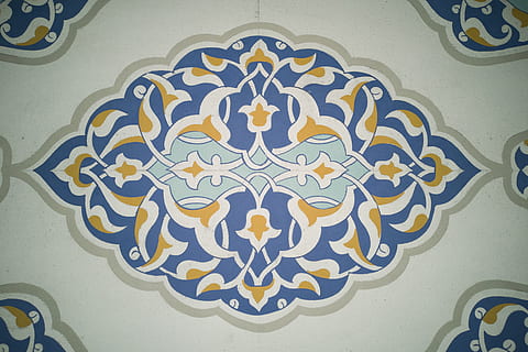 Ornament, Motiv, Textur, Muster, Boden, Detail, Farbe, abstrakt, Oberfläche, Stein, Struktur, Wand, Frontlinie, Rau, die Architektur, keine Leute, gebaute Struktur, Design, drinnen, Kunst und Handwerk, Gebäude, Decke, Wandbau - Funktion, Nahansicht, Kreativität, Flachwinkelansicht, gestalten, beleuchtet, Blau, Lichtanlage, Reise, Blumenmuster, Darstellung, Wandgemälde, elektrische Lampe, 5K, CC0, gemeinfrei, lizenzfrei